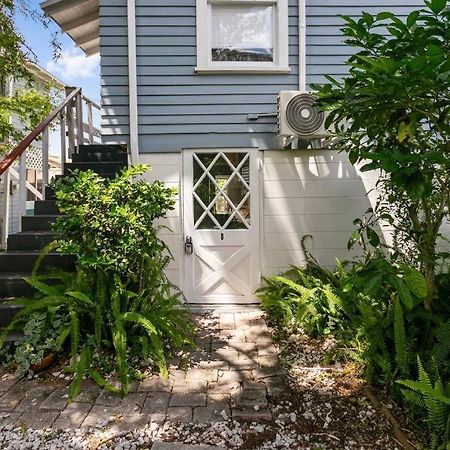 That 70'S Themed Apt Close To Coffee, Food + Shops Tampa Exterior photo
